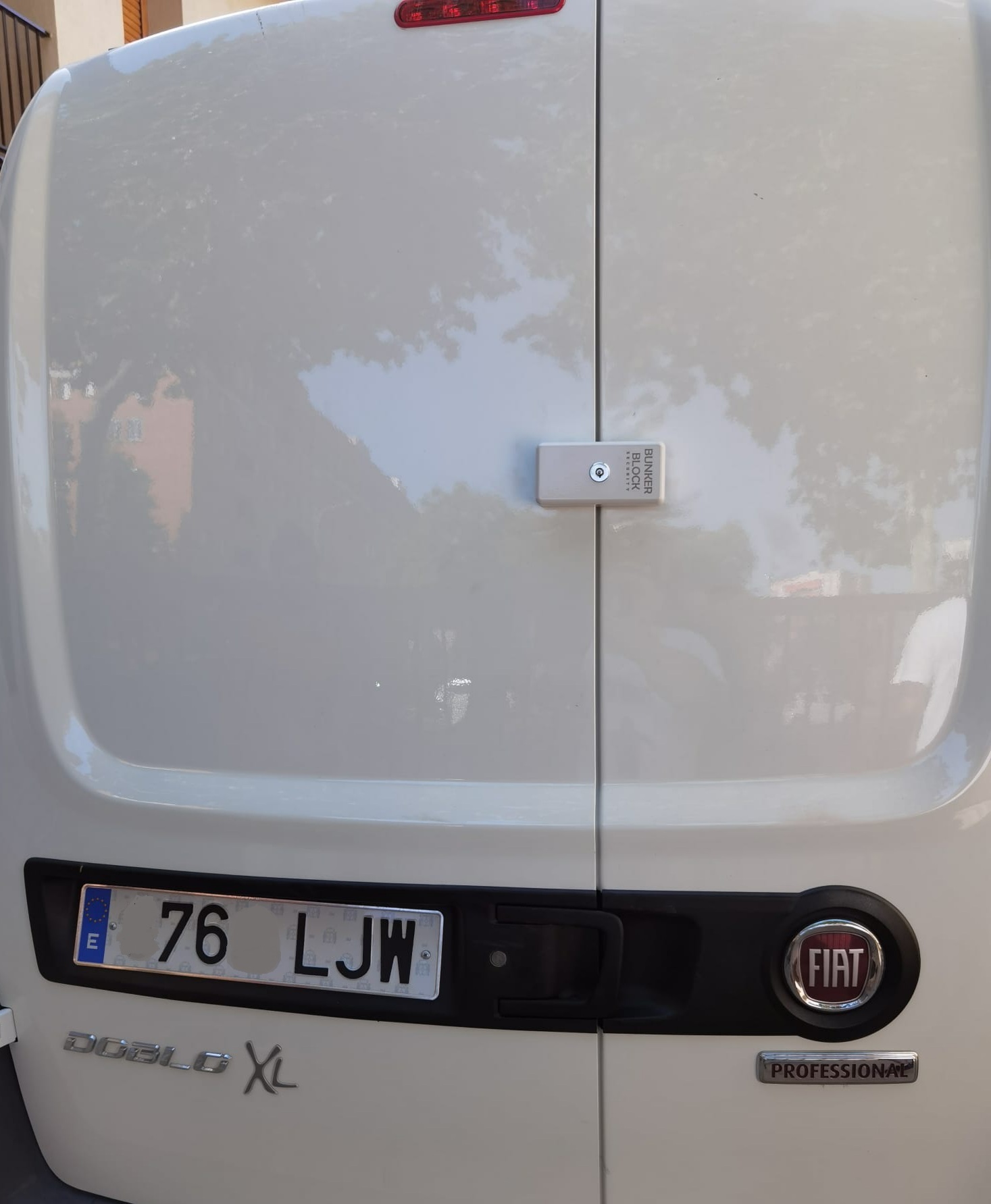 Cerradura puertas furgonetas – Modelo automatico+manual - Imagen 6