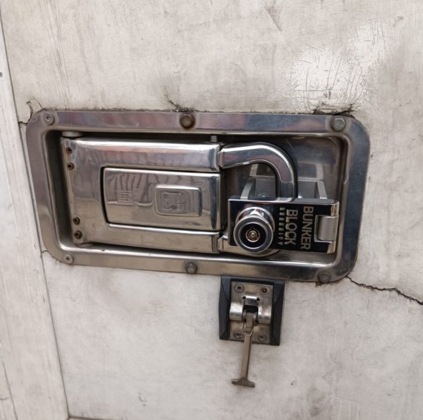 Cerradura de puertas furgonetas furgón carrozado con manetas de fallebas - Imagen 3